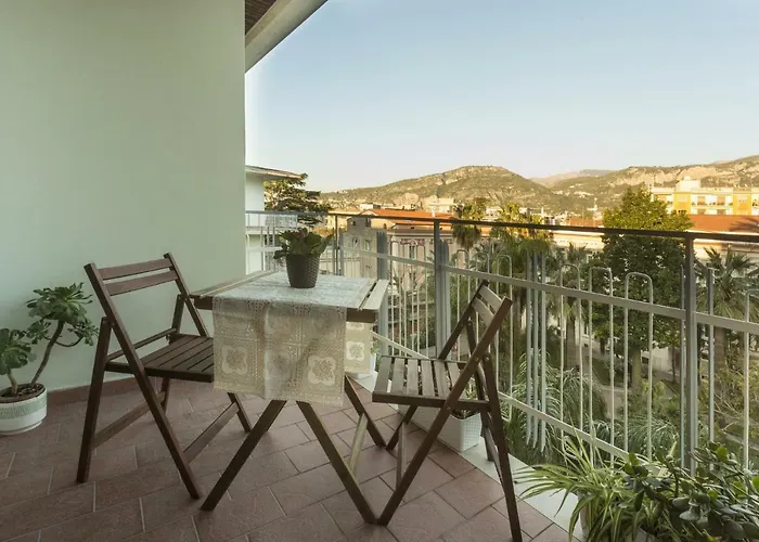 فندق مبيت وإفطار Plaza Sorrento Coast